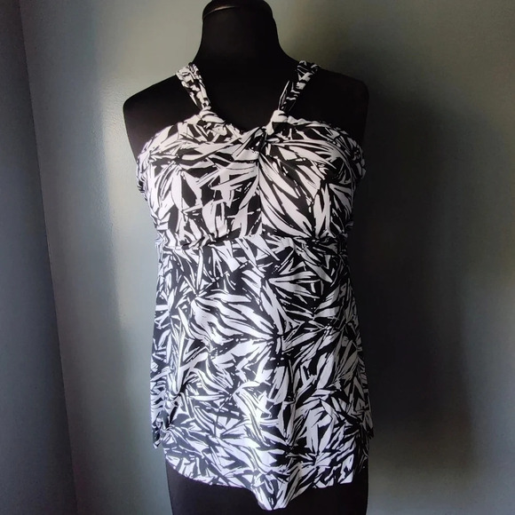 *NWOT* Coastal Blue Crossed Palm Leaf Tankini - Picture 2 of 6
